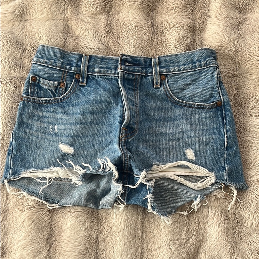 LEVIS 501 Denim Distressed Women's Shorts